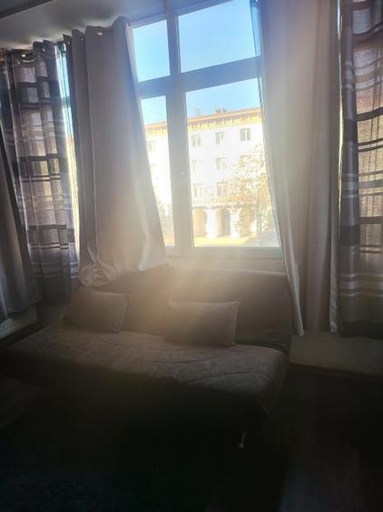 Garsoniera , zona Stefan cel Mare, langa statia de metrou Stefan cel mare - 6