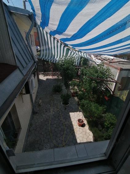 Casa la curte Bucure?ti sector 4 - 7