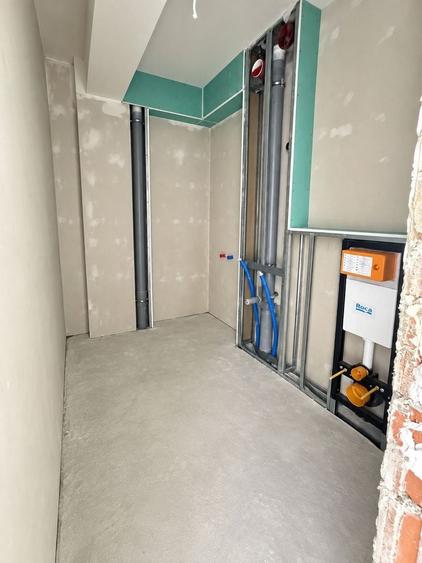 Apartament cu 3 camere decomandat în Soarelui