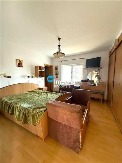 Vila 6 cam, 2400 teren, Garaj, crama,  5 drumuri Valea Adanca - 5