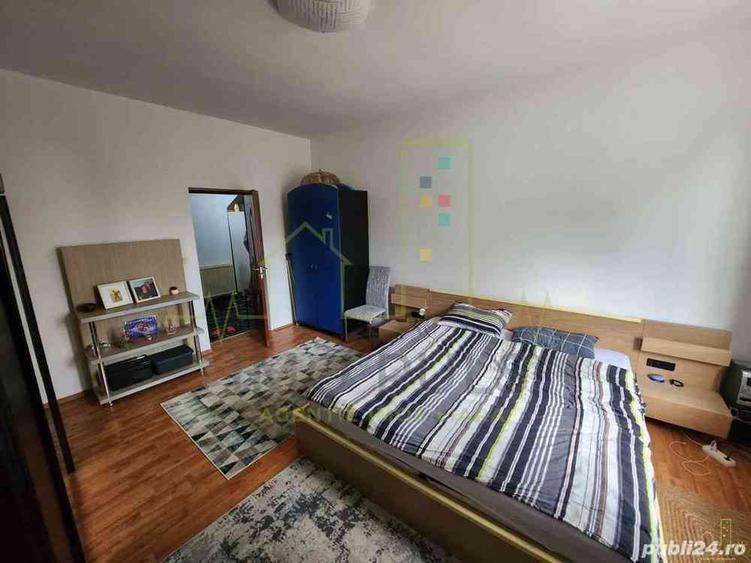 Vand casa 2 camere cu gradina, curte comuna, zona Fratelia - 1