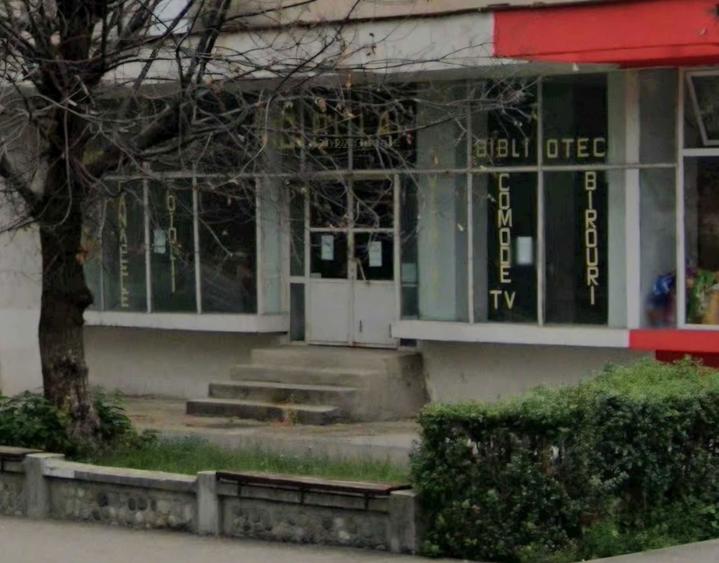 Inchiriez Spatiu Comercial in Bumbesti-Jiu, str Parangului - 1
