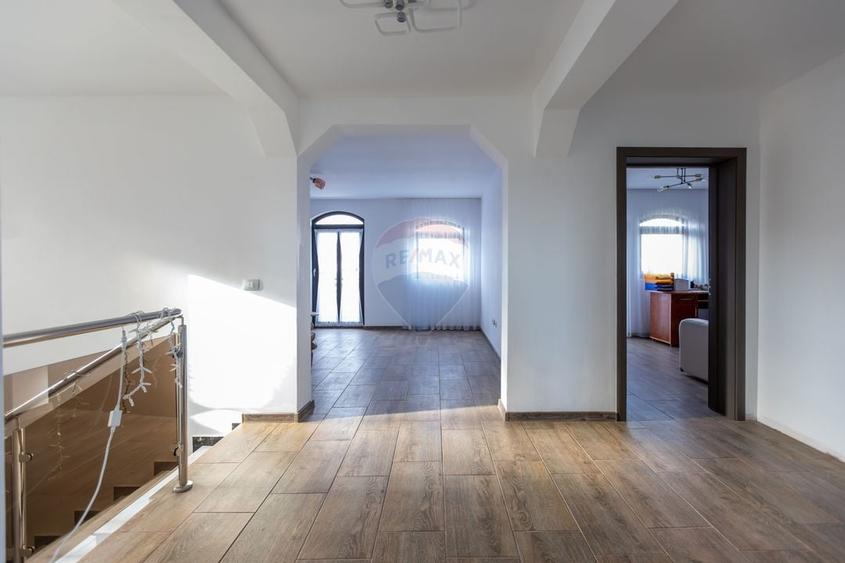 Casă / Vilă nouă,  5 camere, design luxos, teren 1000 mp - 10