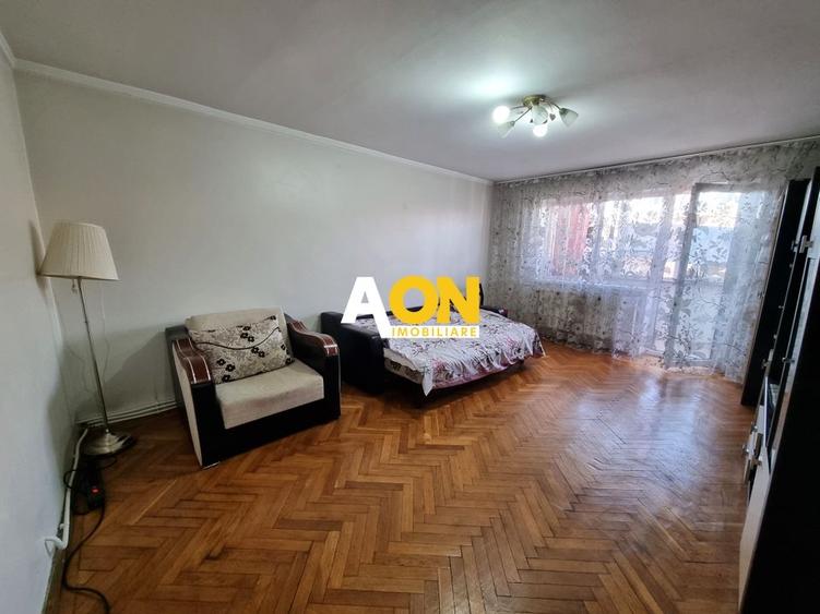 De inchiriat apartament 3 camere, zona Piata, Cetate - 3