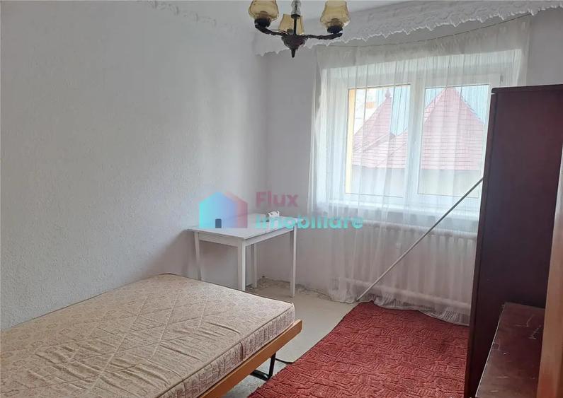 Apartament cu 3 camere etaj 2 Obcini zona Dany Gry - 3