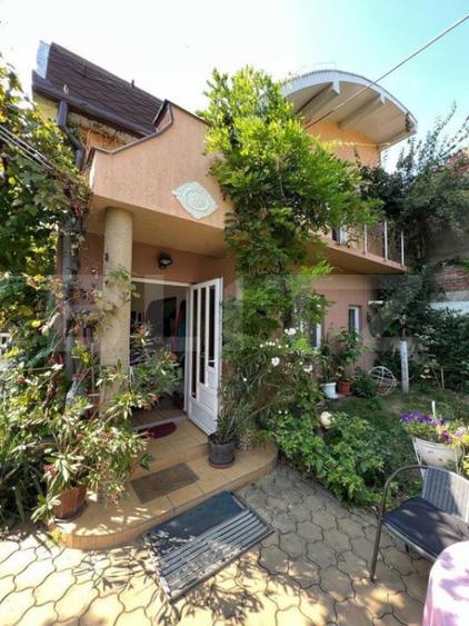 Casa pe strada Corvinilor cu trei apartamente - 2