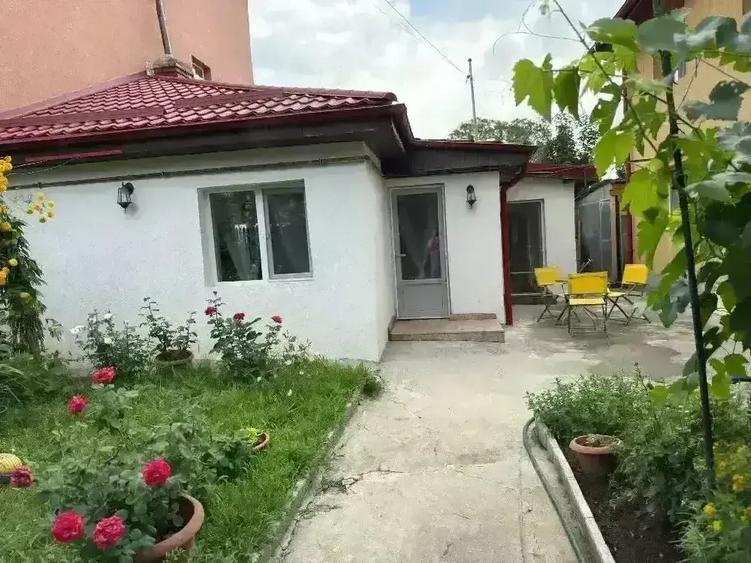 Inchiriez casa la curte - 9