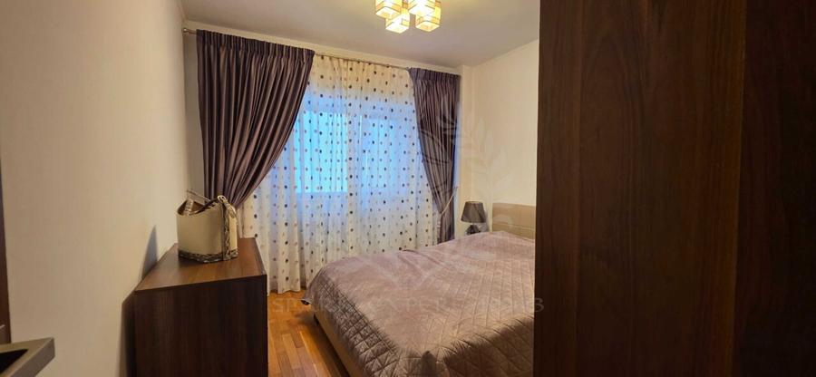 //3 CAMERE// ULTRACENTRAL// - 4