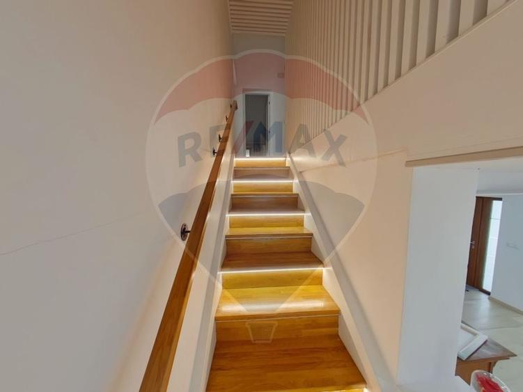 Casă / Vilă cu 6 camere de vânzare în zona Est - 2