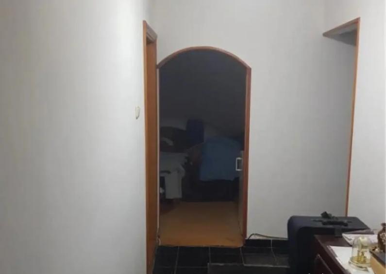 APARTAMENT 4 CAMERE - PARTER , CENTRALA GAZ - 5