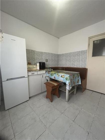 Apartament 3 camere, decomandat, Navodari - 2