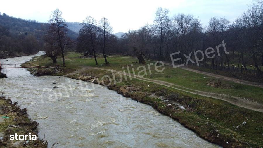 Teren de 3000 mp, în Corbeni
