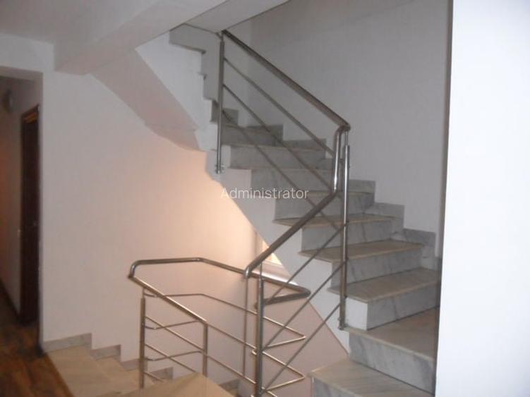 Piata Muncii ,vila 12 camere, S 370mp.