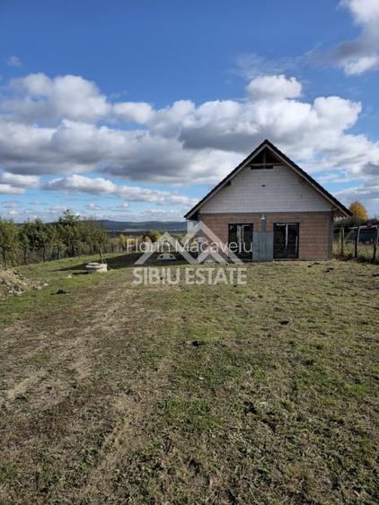 Casa 130 mp, teren 2800 mp, priveliste superba - Marginimea Sibiului Casa 130 mp, teren 2800 mp, priveliste superba - Marginimea Sibiului