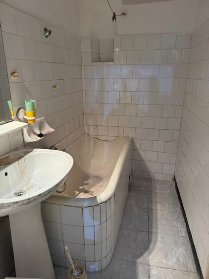 Vând apartament cu 2 camere str Mircea - 11