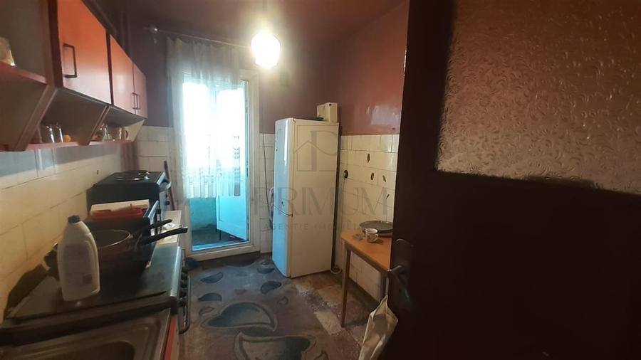 TORONTALULUI - ETAJ 3 - LIFT - BLOC IZOLAT - 3 CAMERE - DECOMANDAT - 2 BOXE CF - 3