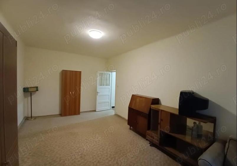 Garsoniera decomandat - zona Brasovul Vechi - 1