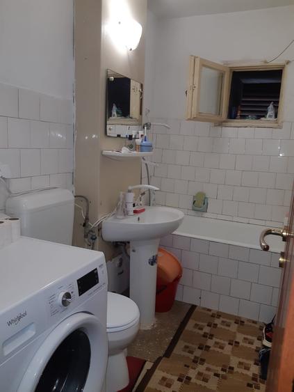 APARTAMENT DECOMANDAT 3 CAMERE - 12