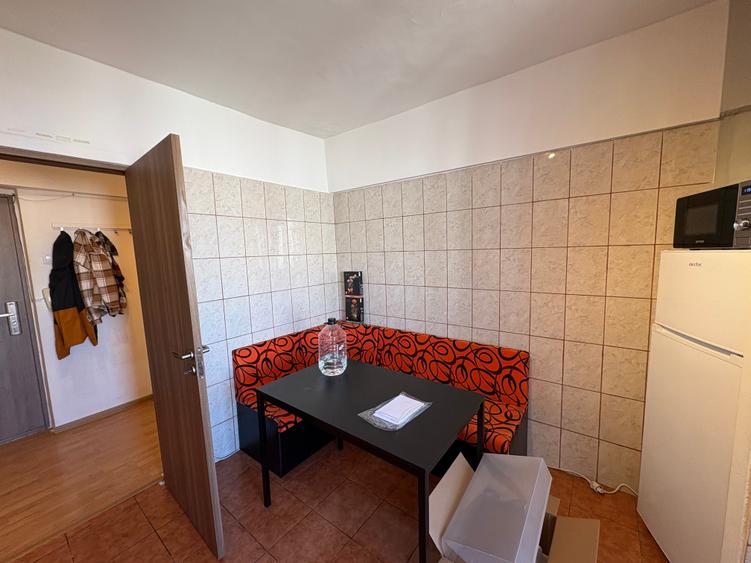 Calea Moșilor - Vodafone - bloc 1983 - 6