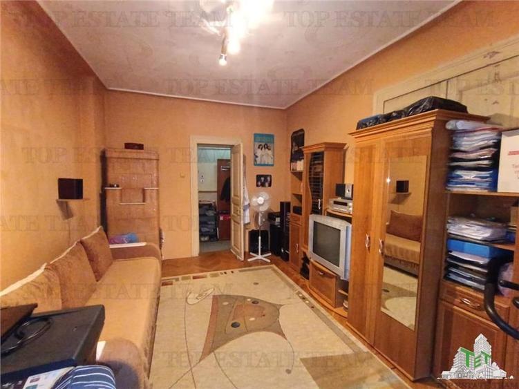 Vila cu aspect de conac in centrul Ploiestiului, ideala pentru locuinta, birou s - 9