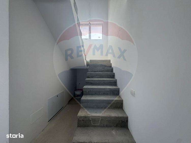 Casa / Vila cu 4 camere de vanzare Sabareni - 8