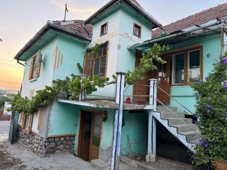 Vand casa parter+ etaj in Pauca la soseaua principala! - 6