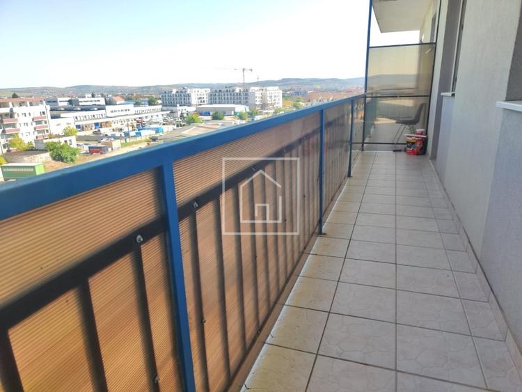 Apartament cu 2 camere decomandat, mobilat în Turnișor
