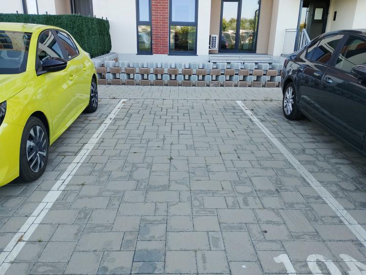 Apartament cu 2 camere decomandat în Torontalului
