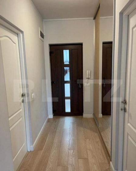 Casa cu 5 camere, zona de case, 275 mp de teren, zona Crizan - 11