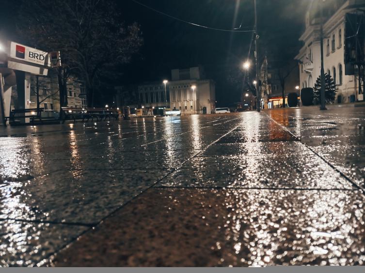 2 camere Ultracentral/Pitesti, etaj 2, finisaje clasice! - 1