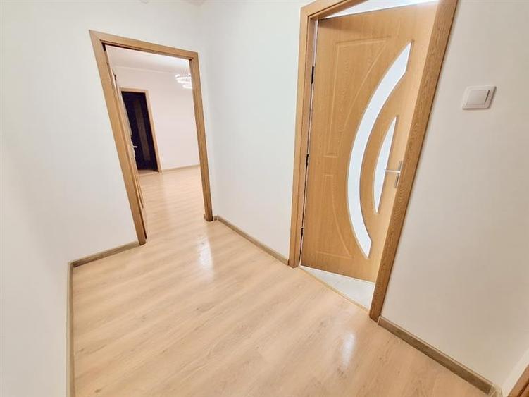 Apartament 3 camere, Renovat 2025, cu 2 balcoane,Bacau - 2
