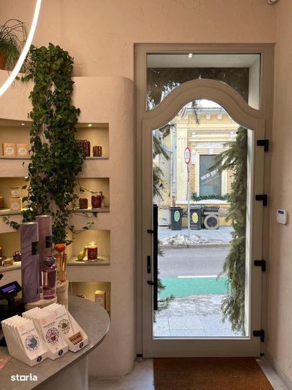 Spatiu comercial de inchiriat in centru / Cafenea / Bar/ Florarie - 10