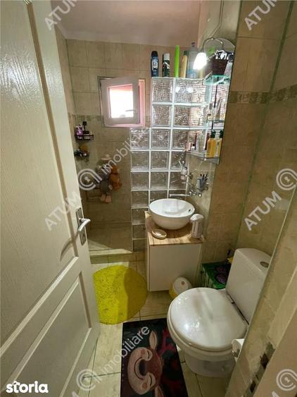 Apartament 3 camere balcon etaj 1 zona Vasile Aaron din Sibiu - 1