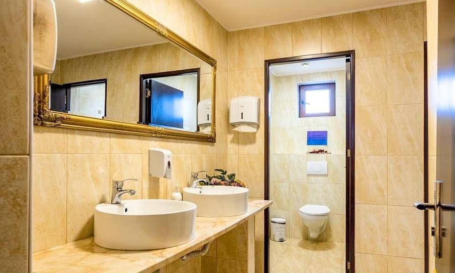 Proprietate mixta -spatiu comercial +rezidenta - 6