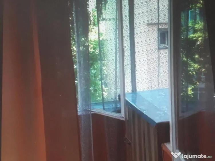 Apartament cu 2 Camere Decomandate - Etaj 3 Zona Ultracentral - 4