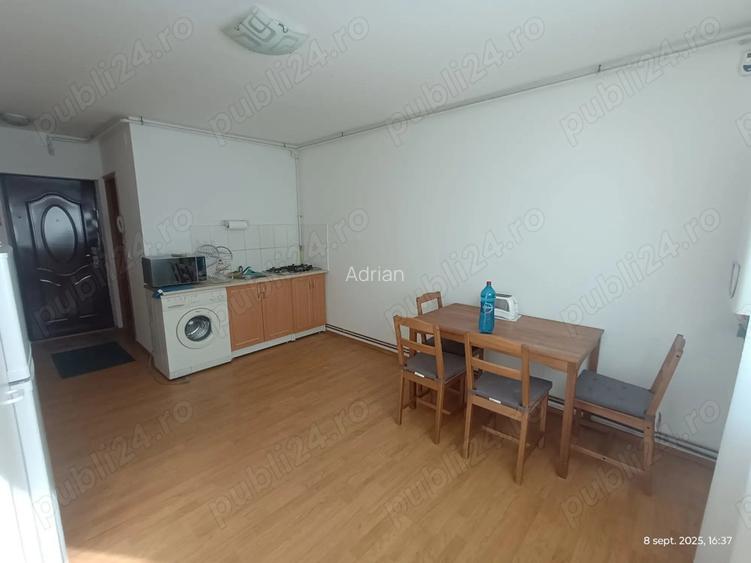Vand apartament cu doua camere