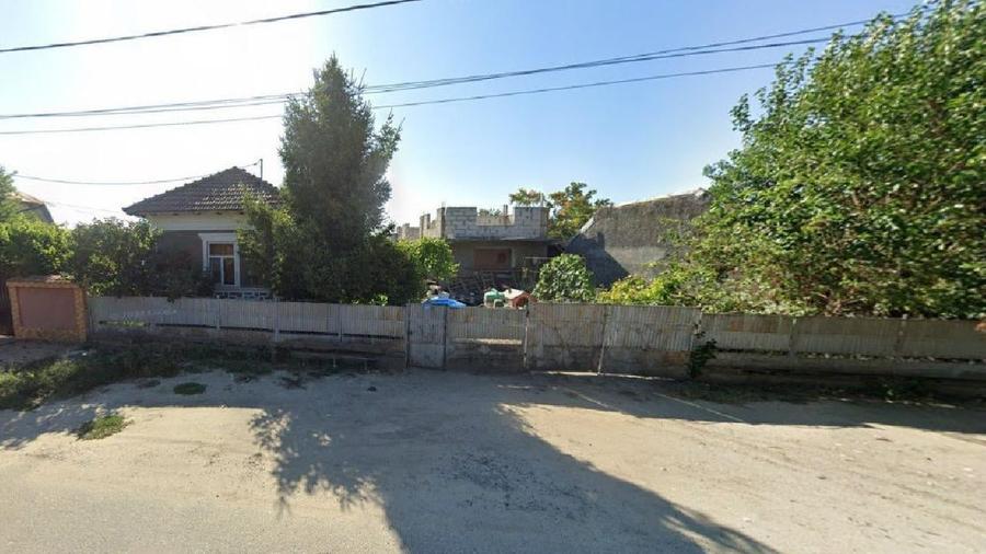 Casă individuală cu 3 camere cu Teren 1800 Mp în Central