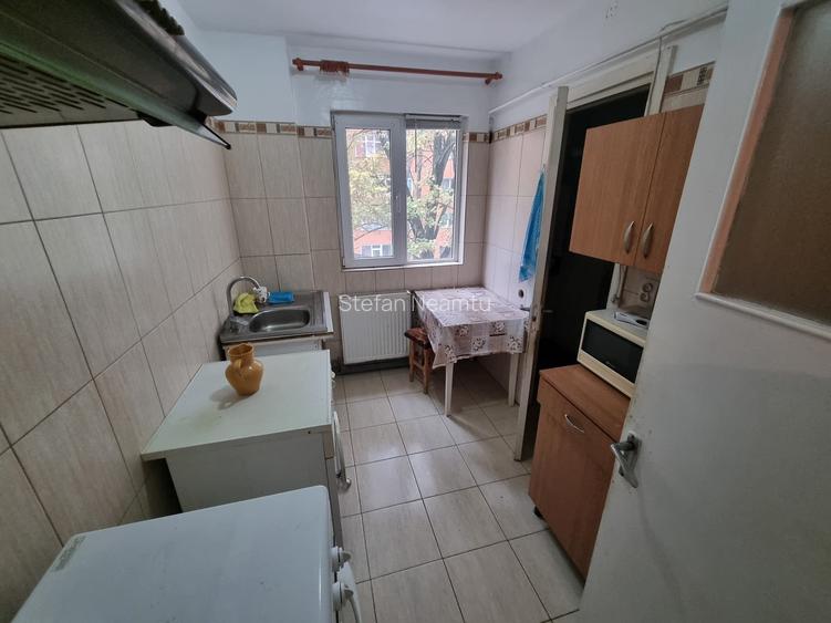 Apartament 3 camere semidecomandat, 67mp, zona Tatarasi, Piata Chirila