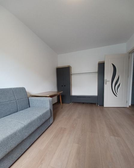 Inchriez apartment cu o camera zona Pia?a Darmanesti - 1