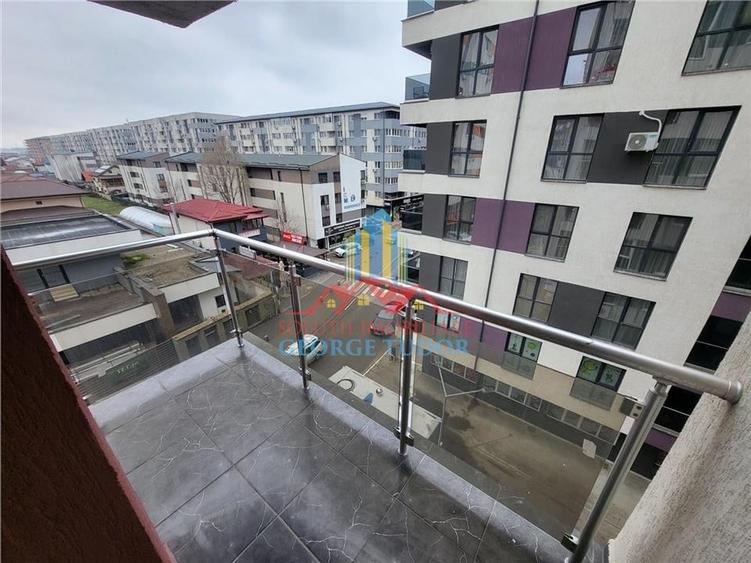 Inchiriere garsoniera nemobilata Militari Residence - 2