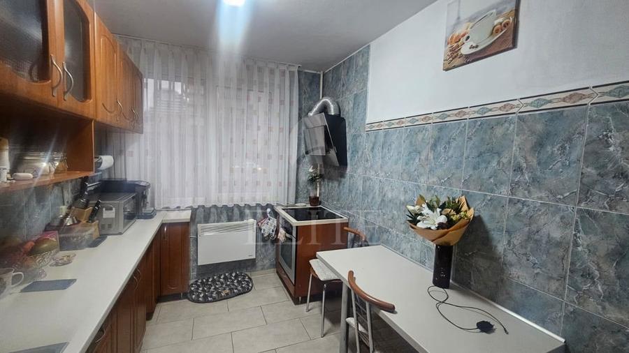 Apartament 3 camere în zona PIATA 14 IULIE - 23