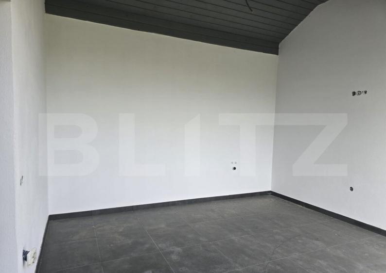 Casa 2 camere, 120 mp -7.8 ari teren . Lazuri - 9