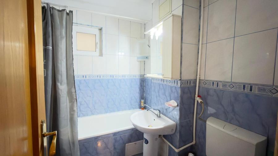 Apartament cu 2 camere decomandat, mobilat în Micro 21