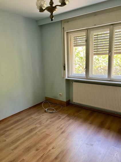 Casă cu 4 camere decomandat în Exterior Vest