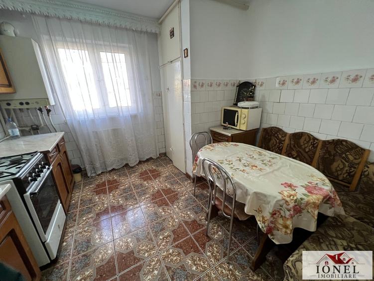 Apartament cu 2 camere decomandat în Cetate