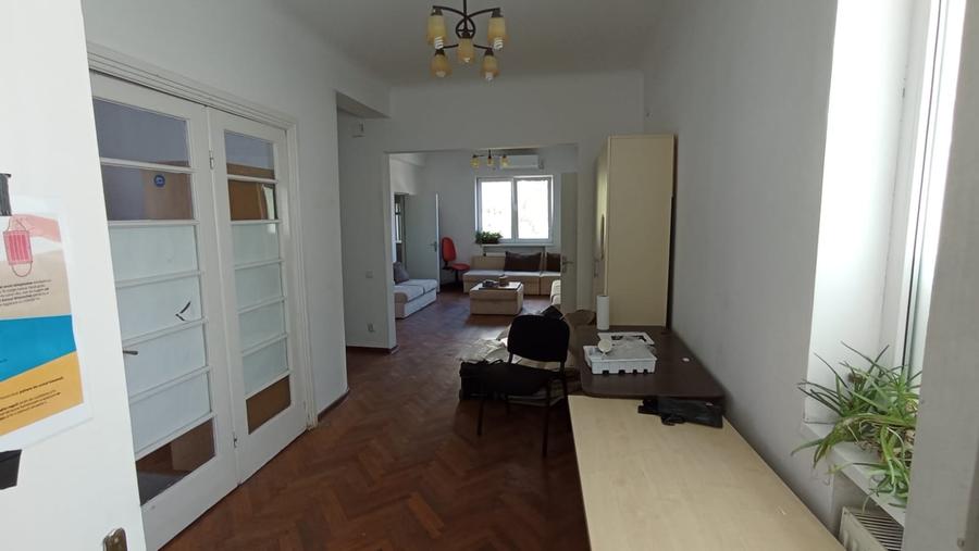 3 camere pentru birouri et 2 in cladire interbelica Tineretului metrou 600 m - 1