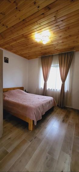 Casă cu 4 camere cu Teren 1000 Mp în Remuș