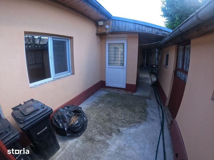 Casă cu 6 camere cu Teren 200 Mp în Central