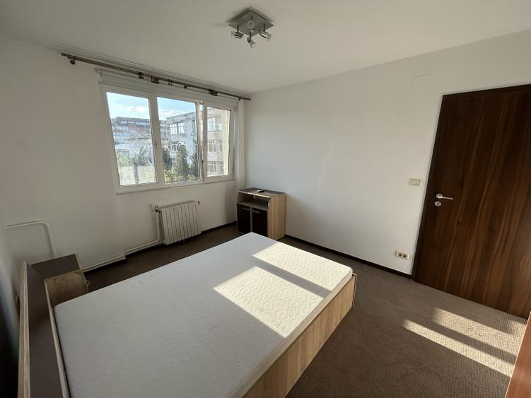 Apartament cu 2 camere decomandat în Complex Studențesc