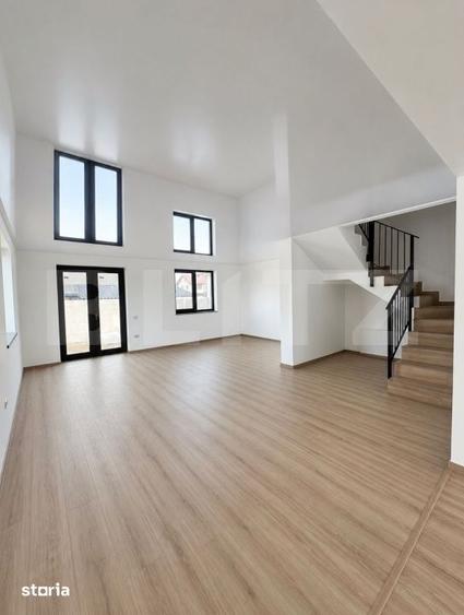 Casă cu 5 camere cu Teren 220 Mp în Noua